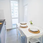 Spacious Newly Renovated 2br With Balcony *