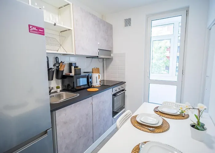 Spacious Newly Renovated 2br With Balcony 公寓