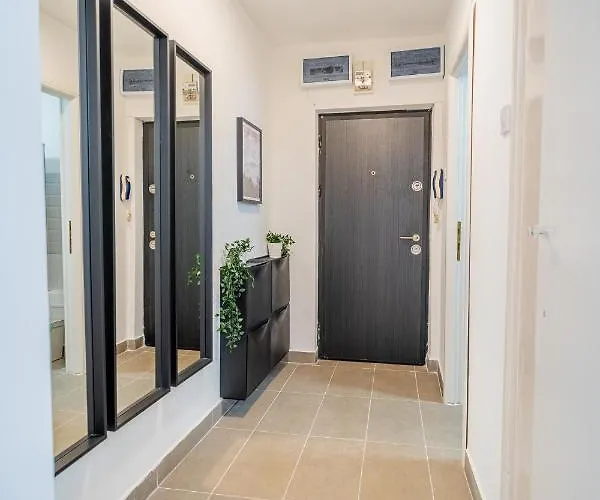 公寓 Spacious Newly Renovated 2br With Balcony 布加勒斯特