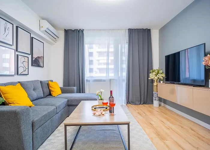 Spacious Newly Renovated 2br With Balcony * 布加勒斯特