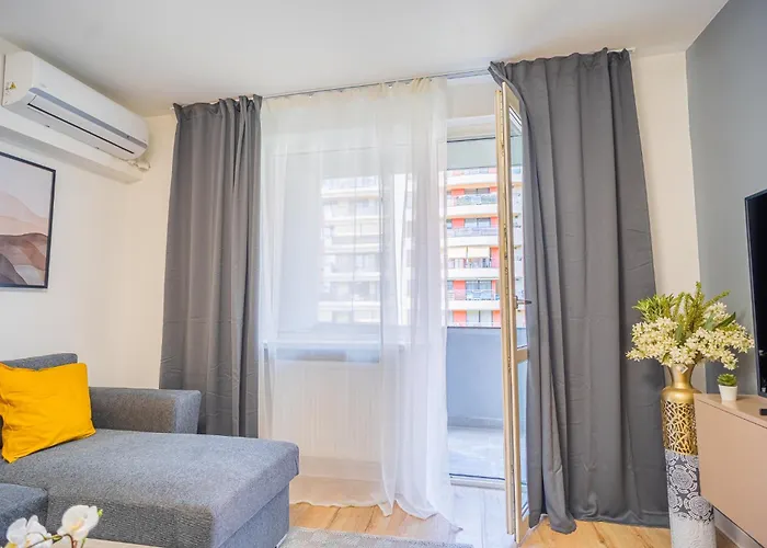 Spacious Newly Renovated 2br With Balcony 公寓