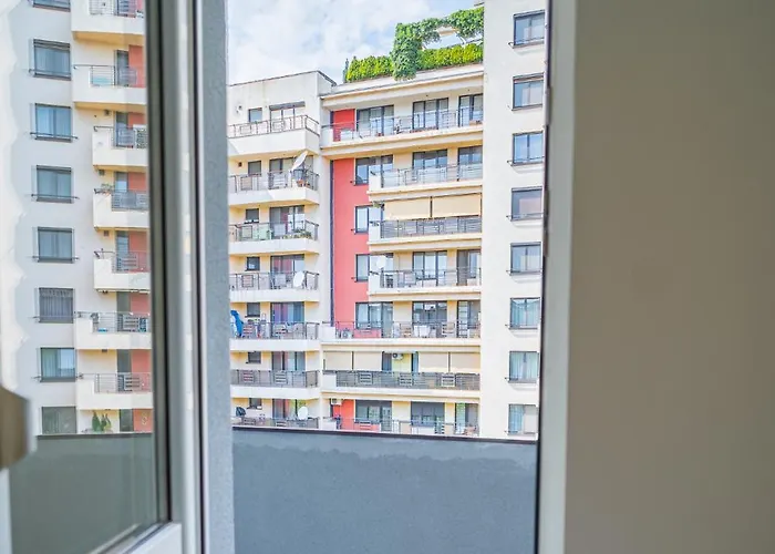 Spacious Newly Renovated 2br With Balcony 布加勒斯特