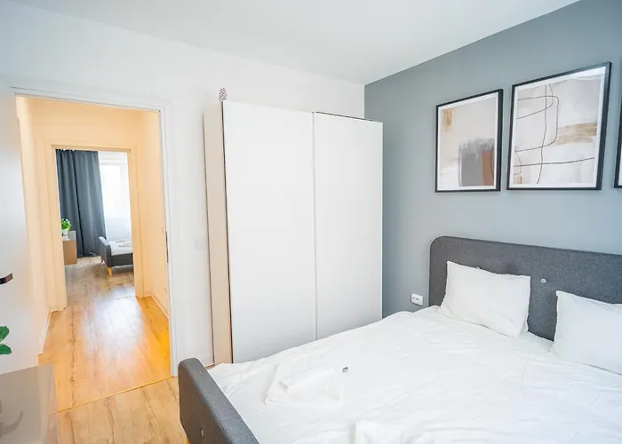 Spacious Newly Renovated 2br With Balcony 布加勒斯特