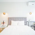 Spacious Newly Renovated 2br With Balcony 부쿠레슈티