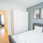Spacious Newly Renovated 2br With Balcony 부쿠레슈티