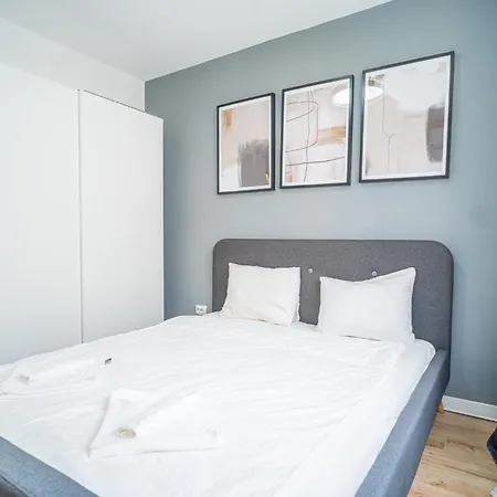 Spacious Newly Renovated 2br With Balcony 부쿠레슈티